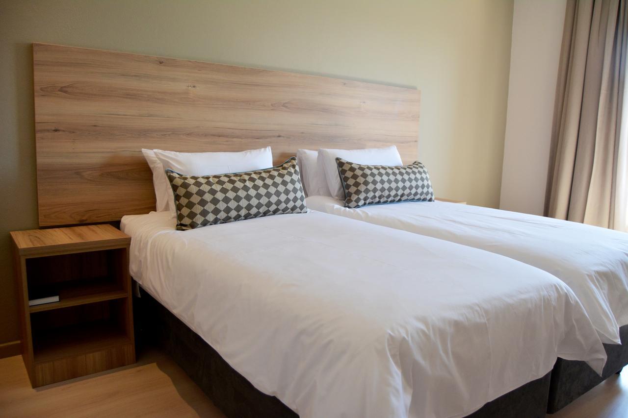 Regal Inn Hotel Мідранд Екстер'єр фото