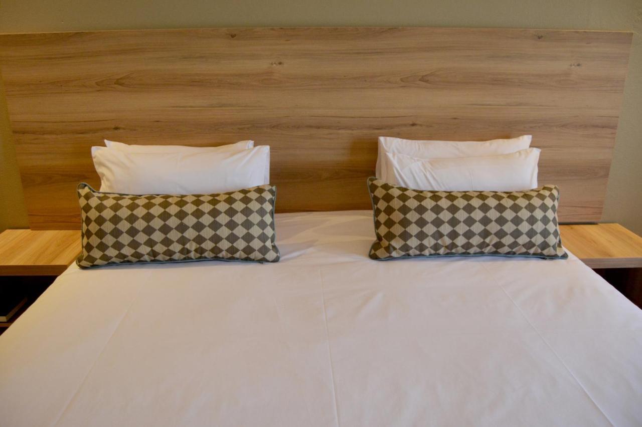 Regal Inn Hotel Мідранд Екстер'єр фото